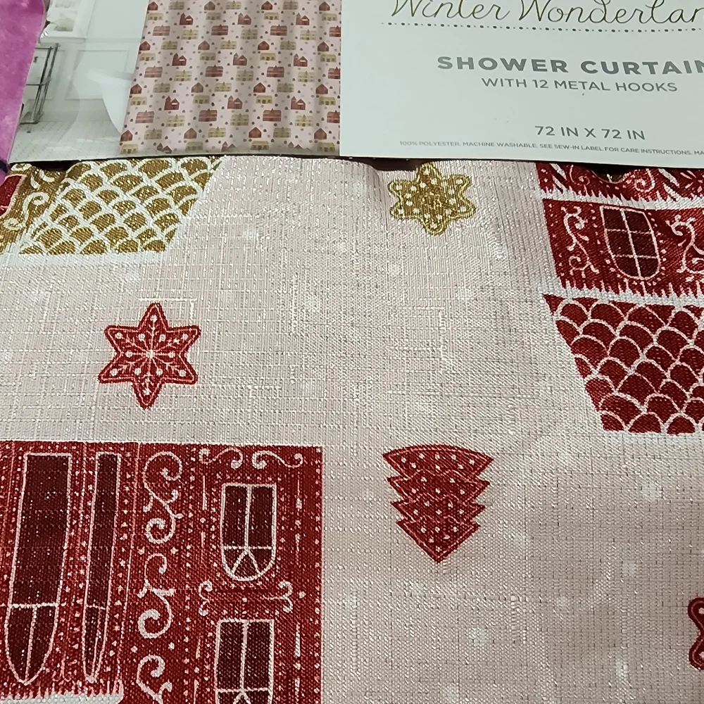 NWT WINTER WONDERLAND SHOWER CURTAIN/ GINGERBREAD HOUSES/ GINGERBREADMAN✨️✨️